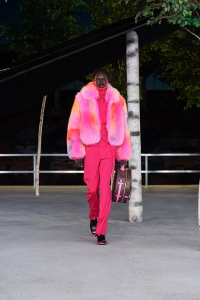Look 125